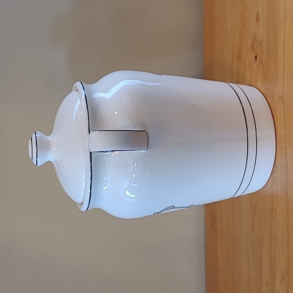 KATIE MANDY 'Follow Your Heart' Lidded Ceramic Canister/Cookie Jar With Handles - Picture 4 of 15